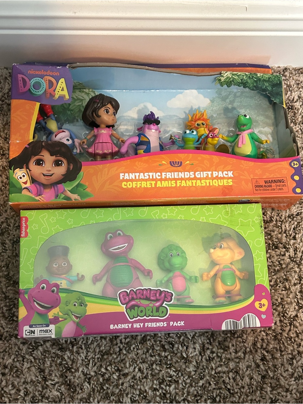 Nickelodeon Dora Fantastic Friends Pack & fisher price Barneys Hey Friends Pack